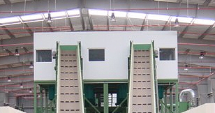 Plant classification of containers of León (Spain). Inside ship.