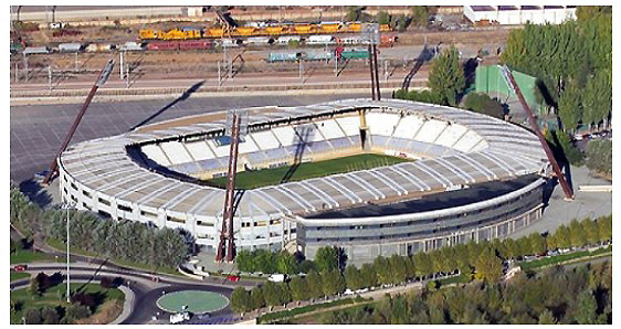 Nuevo estadio de fútbol, Reino de León, en León (España).